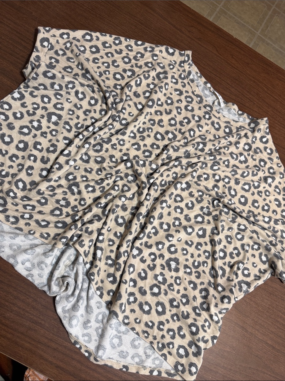 Leopard Print Short Sleeve Top in Beige - Casual Women's Tee